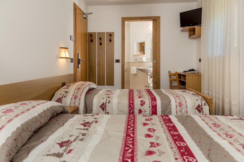 Hotel Garni Lastei Pozza di Fassa Dış mekan fotoğraf