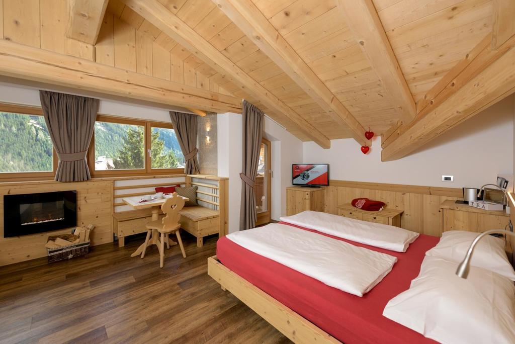 Hotel Garni Lastei Pozza di Fassa Dış mekan fotoğraf