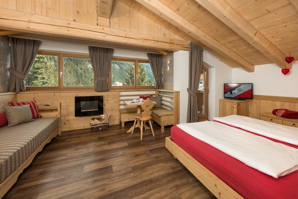 Hotel Garni Lastei Pozza di Fassa Dış mekan fotoğraf