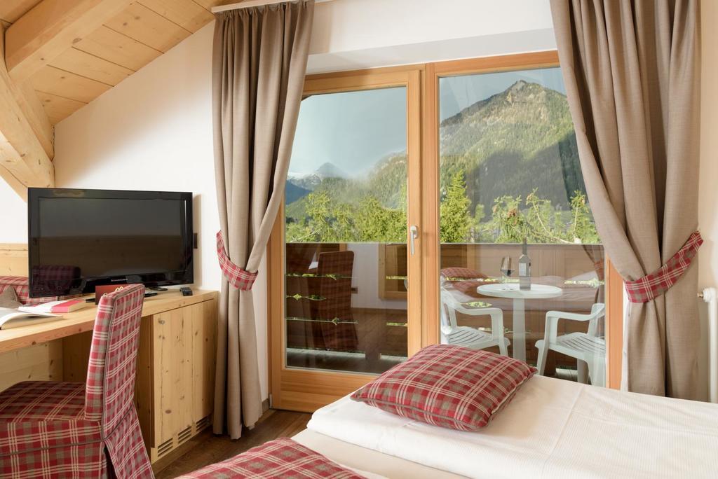 Hotel Garni Lastei Pozza di Fassa Dış mekan fotoğraf
